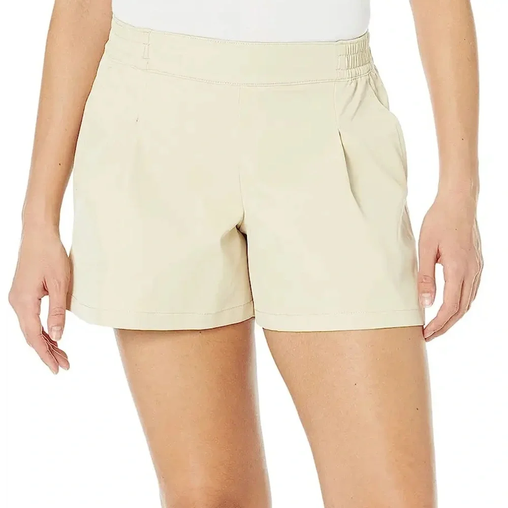 The North Face® || Woman’s Standard tan sports Shorts size 4
